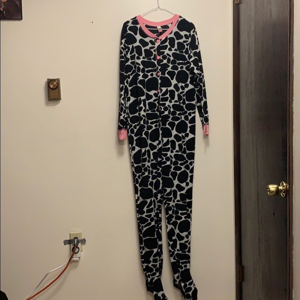 Woman’s cow pattern pajamas